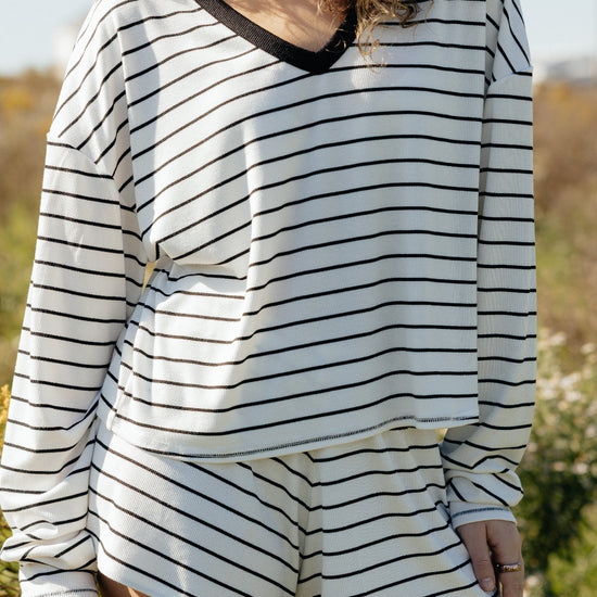 black-and-white-stripe