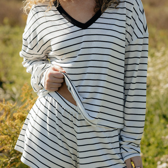 black-and-white-stripe