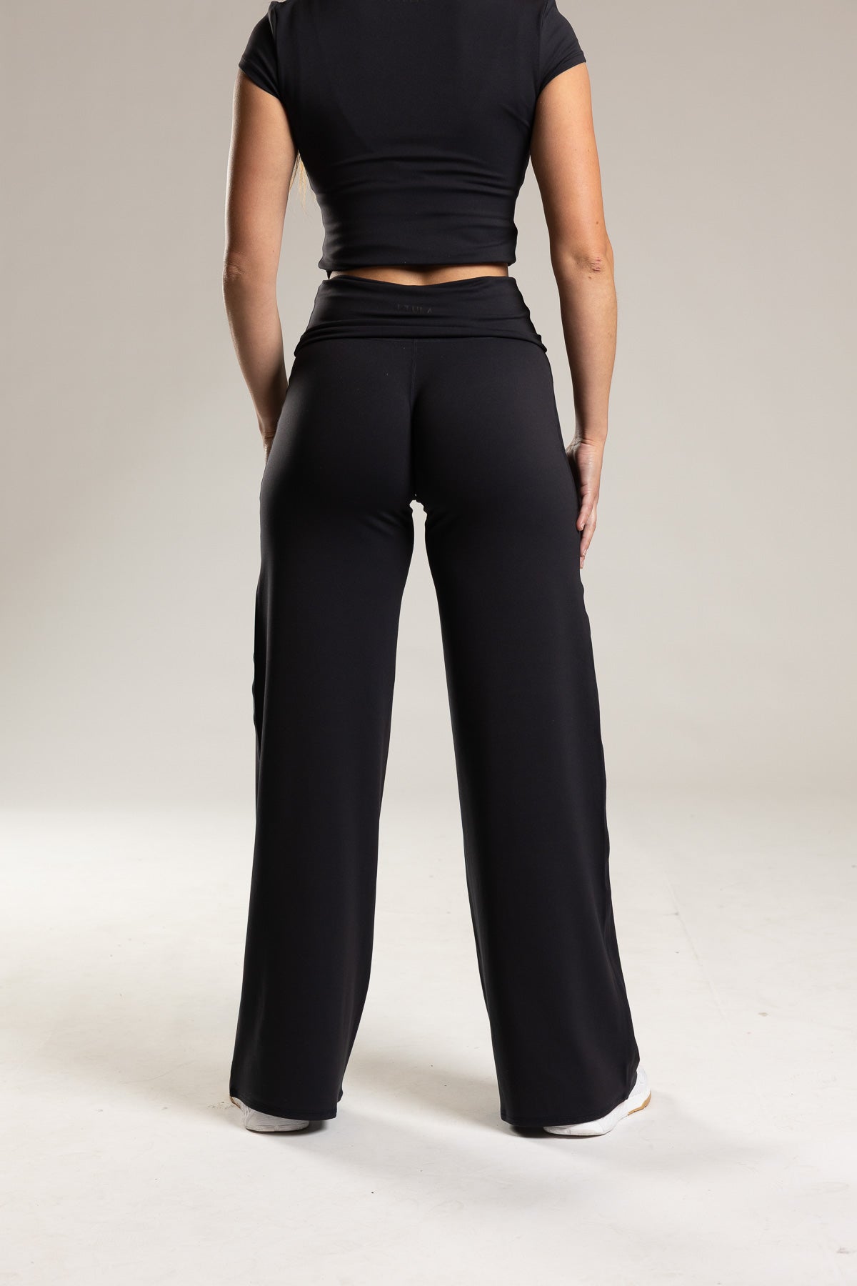 FEATHERTECH Foldover Straight Leg Pant – Ptula