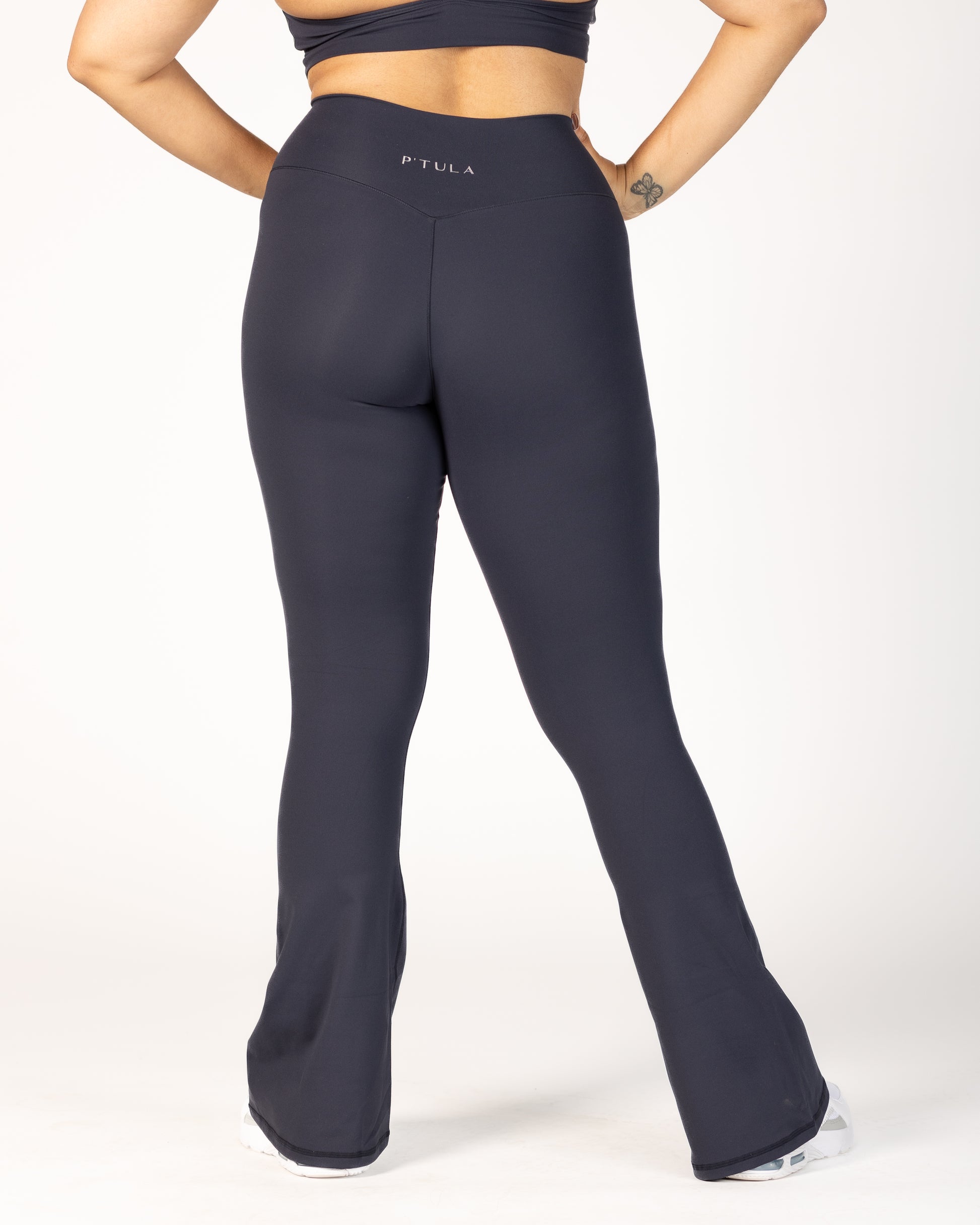 CASSEY Flare Legging Ptula CASSEY Flare Legging Ptula