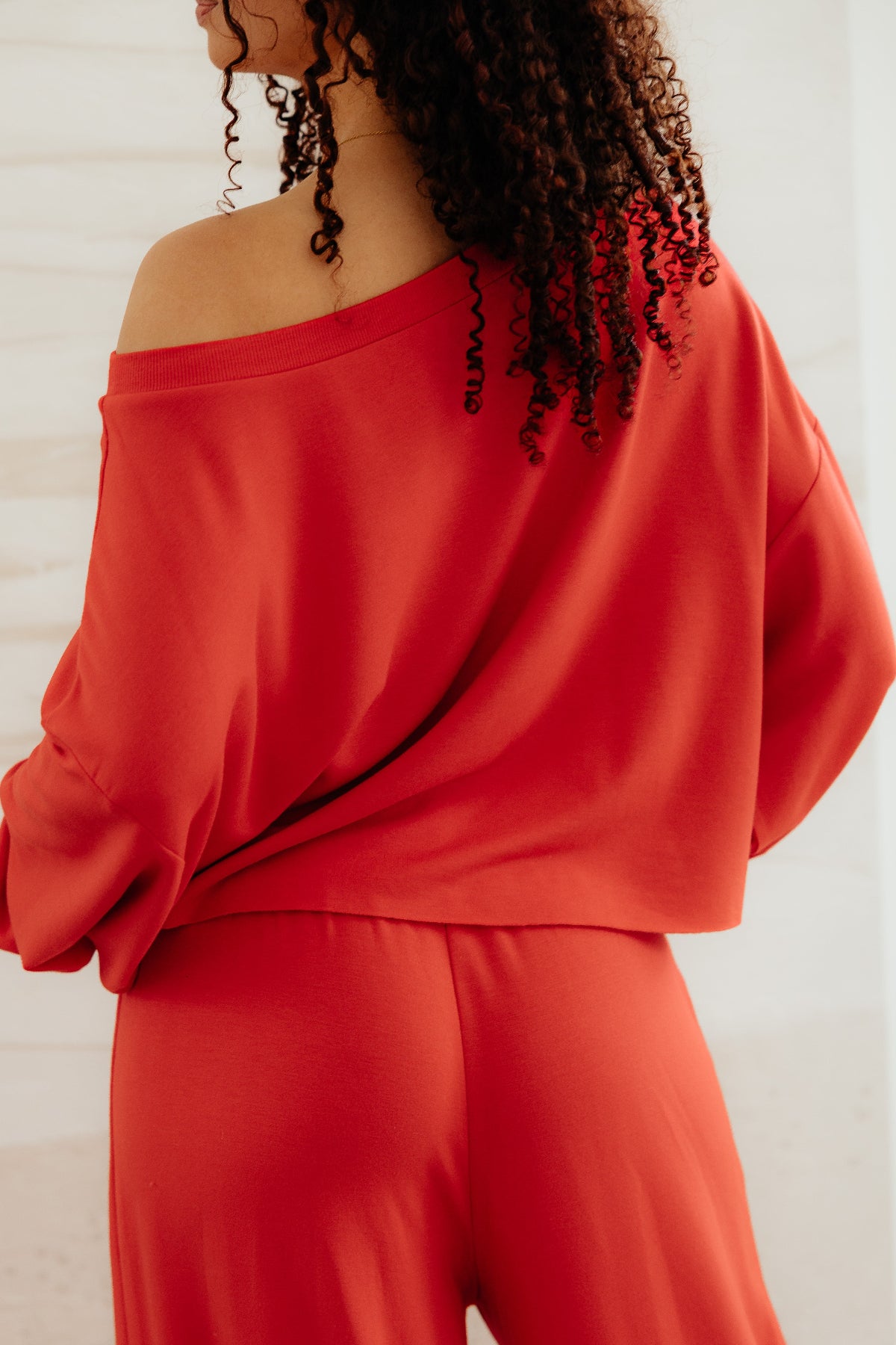 Weekend Fleece Off Shoulder Pullover – Ptula