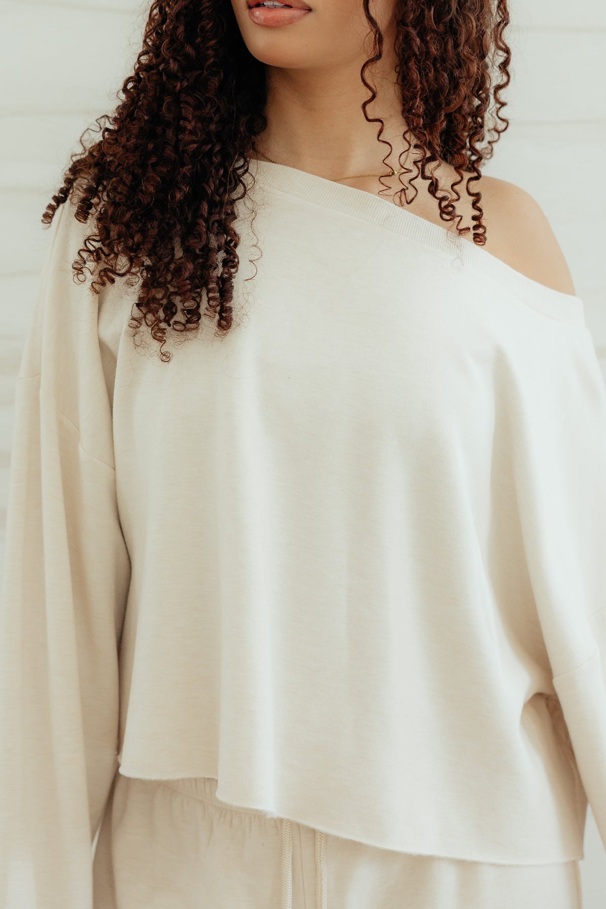 Weekend Fleece Off Shoulder Pullover – Ptula