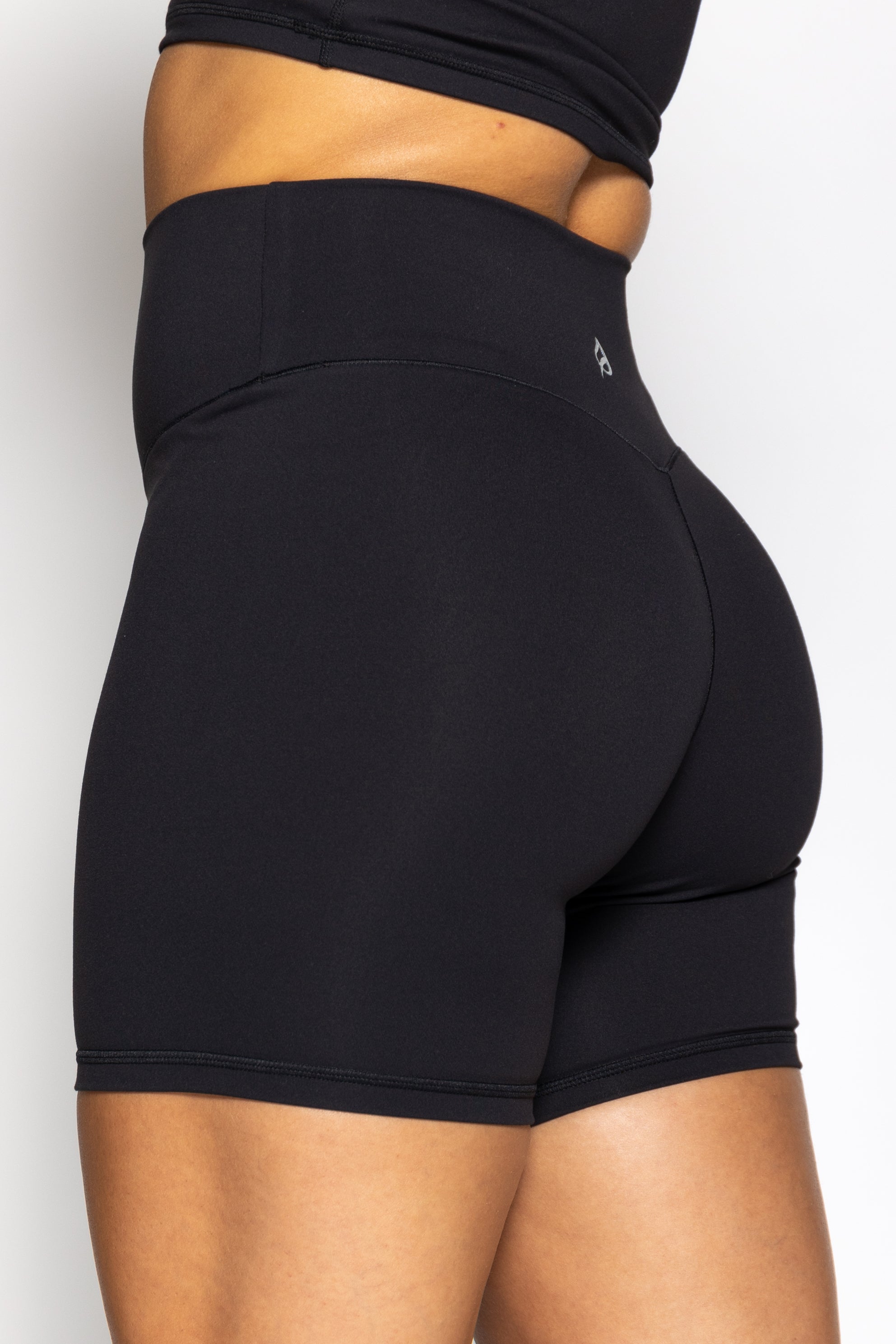 The Cassey Short : 6" - Black